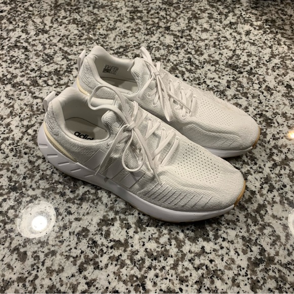 Adidas Swift Run Men's Size 9 - Picture 1 of 6